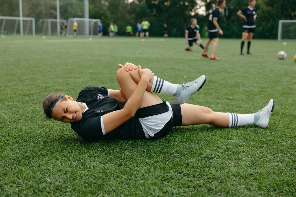 Cold Spray vs Hot Spray for Sports Injuries